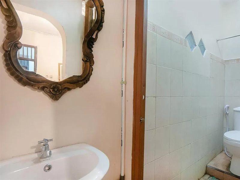 Oyo 2256 Danysa Guesthouse Джакарта Екстер'єр фото
