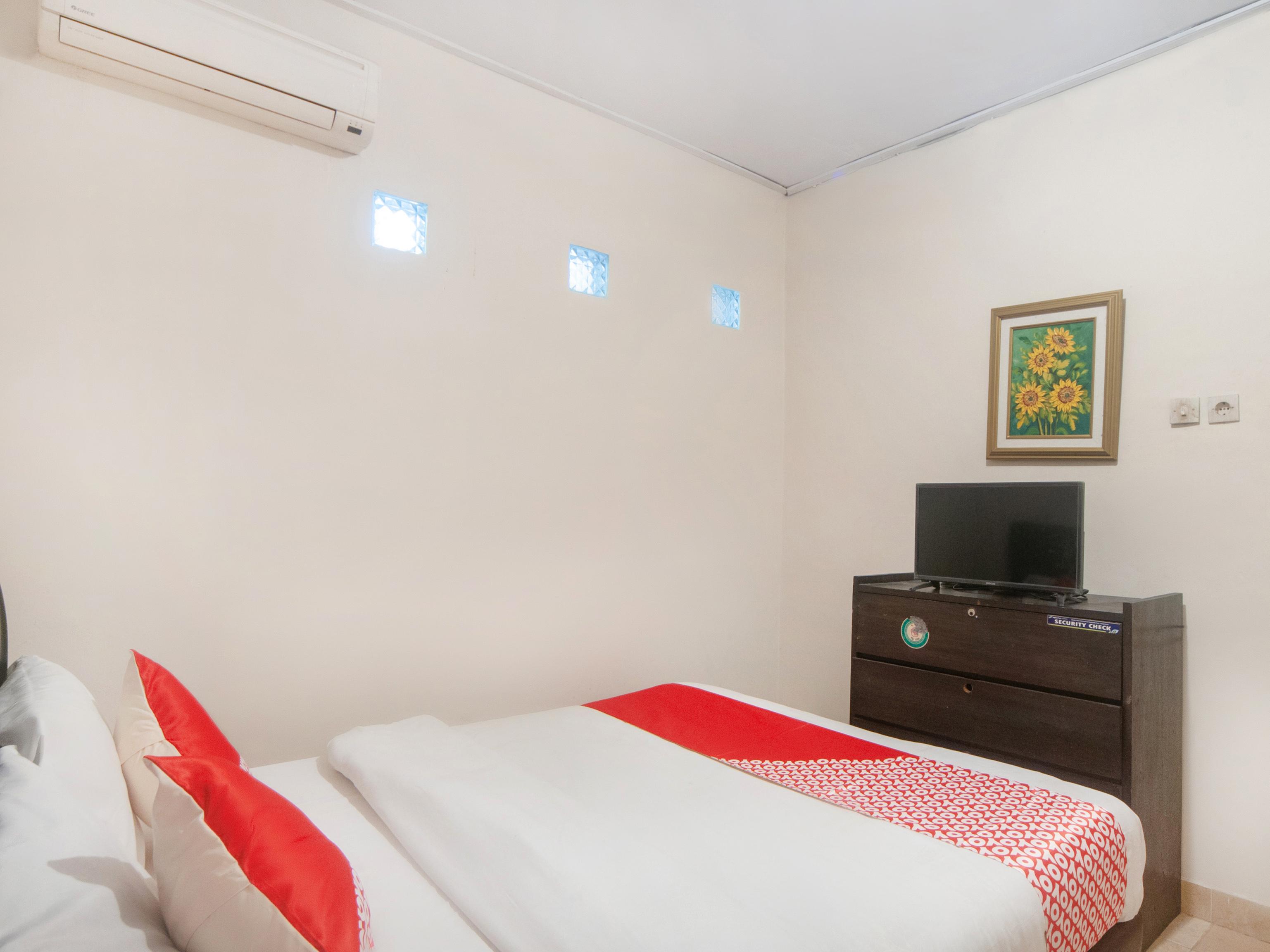 Oyo 2256 Danysa Guesthouse Джакарта Екстер'єр фото