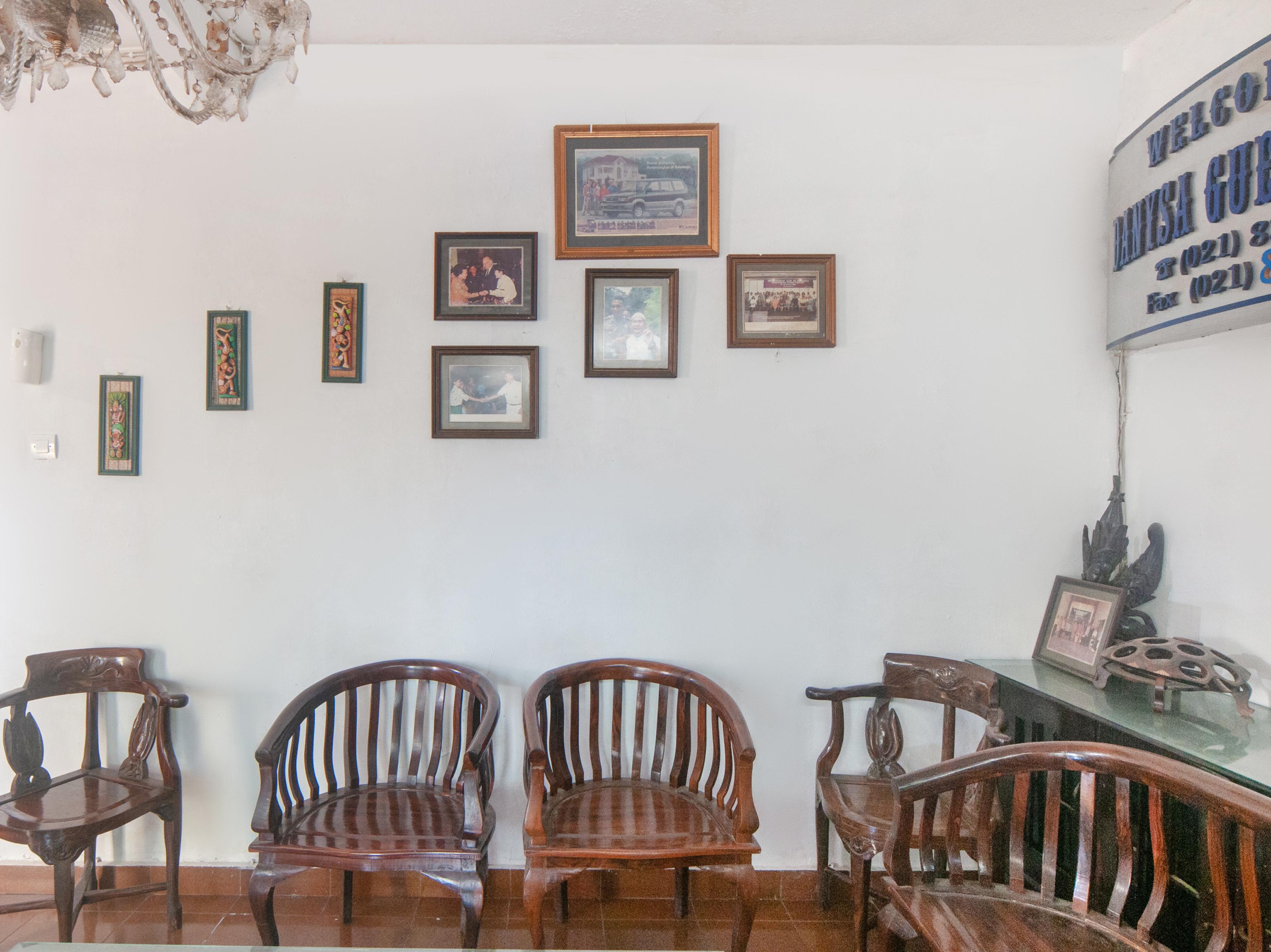 Oyo 2256 Danysa Guesthouse Джакарта Екстер'єр фото